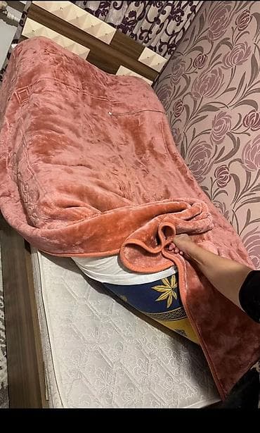 Oğlan və qız üçün, Təknəfərlik çarpayı