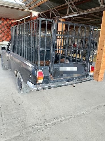 vaz 2107 zavod etiket: Yükdaşıma üçün yığılmış yüngül pikap - Kuzov: 2 qapılı pikap, arxa — 4