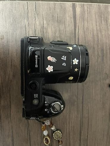 av hdmi adapter: Nikon Coolpix L810 rəqəmsal fotoaparat Üzerindəki sticerləri çıxaran — 1