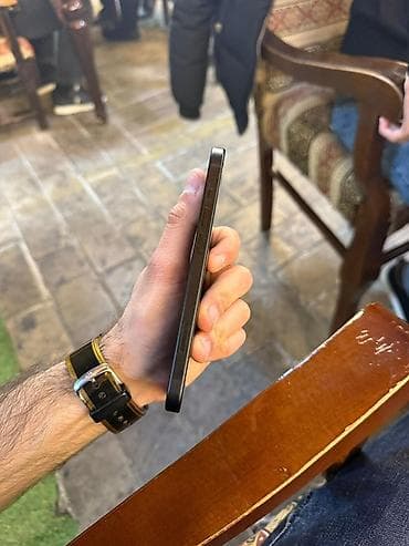 ayfon 22: IPhone 15, 128 ГБ, Black Titanium — 6