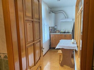 9 ci mikrorayon satilan evler: Bakı, 3 otaqlı, Köhnə tikili, m. Qara Qarayev, 82 kv. m — 7