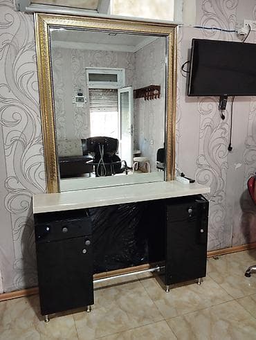 Salon üçün güzgülü şkaf satılır 2 ədəd. Tək-təkdə satılır. Əla