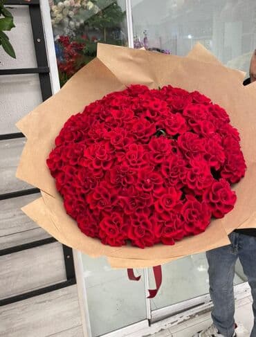 yazı taxtasi: 🔴 51 təbii Qızılgul səbəti - 70₼. Klassik buket - 90₼. Burulma — 3