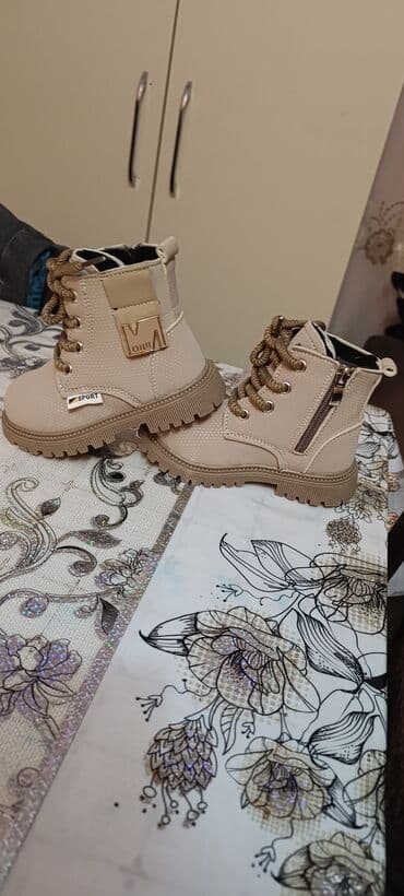 Dəstlər: Uşaq bottları – bej rəng - Model: “SPORT” detalli, yan fermuarlı — 1