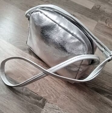 1 qram gumuşun qiyməti 2025: Yenidi gümüşü rengdi içində cibi var qulpu ayarlanir — 2