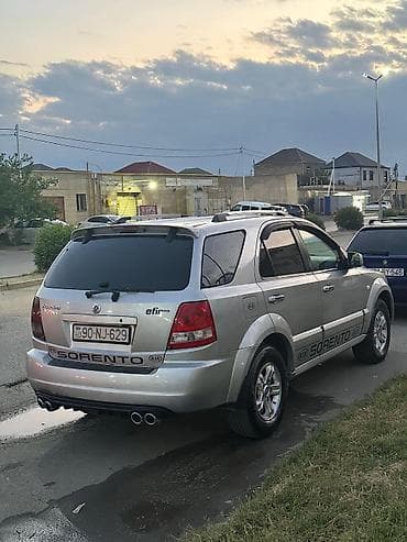 Продажа авто: Kia Sorento SUV - Krossover/SUV kuzov, gümüşü rəng - 4 qapı, dam — 8
