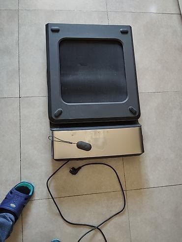 Kompakt yürüş qaçış yolu (mini treadmill) - Yastı, tutqacsız dizayn — 2