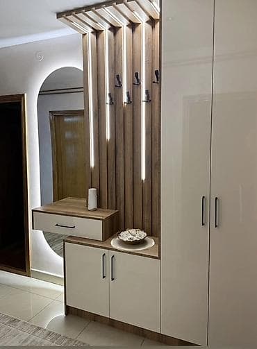 qab dolabi: Dəhliz üçün müasir dizaynlı gardırop və paltar asqısı dəsti - — 2