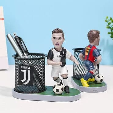 3d qələmlər: Suvenır qelem, karandaş qabı.futbolcularin fiqurui ile.Futbolcu — 3