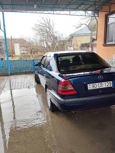 190 mercedes 1992: Mersedes (C200) — 4