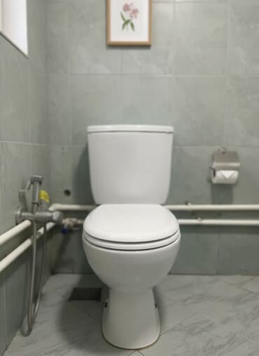 Sərfəli və funksional unitaz komplekti - Klassik ağ rəngli, birgə — 1