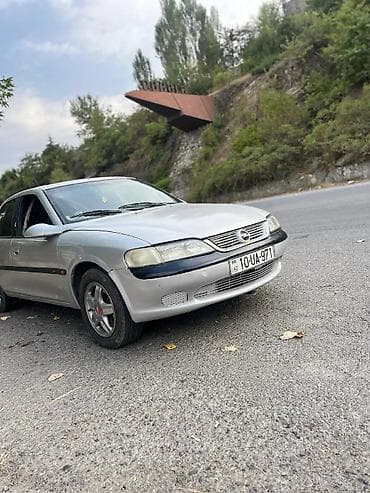 Opel Vectra sedan - Korpus: 4 qapılı sedan, gümüşü rəng - Nömrə lalafo.az -da Opel Vectra sedan - Korpus: 4 qapılı sedan, gümüşü rəng - Nömrə