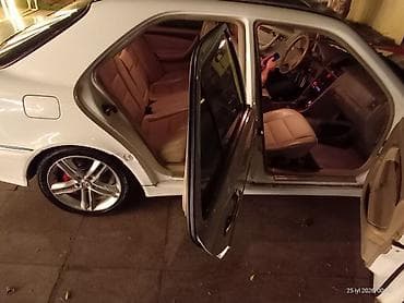 mersedes spoyler: Mercedes-Benz C-Class: 2.3 l | 2000 il Sedan — 6