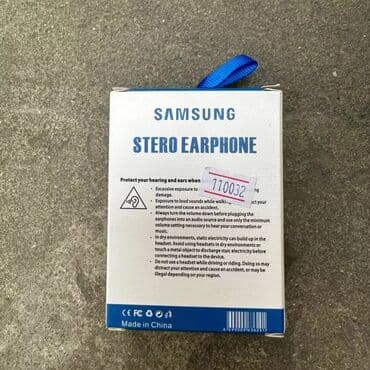 ağ qulaq: Danışıq və musiqi dinləmək üçün Orijinal Samsung qulaqlığı. Mikrofon — 2