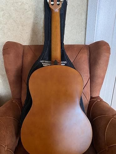 gitara sekilleri: Klassik gitara, Yamaha, İşlənmiş, Ödənişli çatdırılma, Pulsuz çatdırılma, Ünvandan götürmə — 4