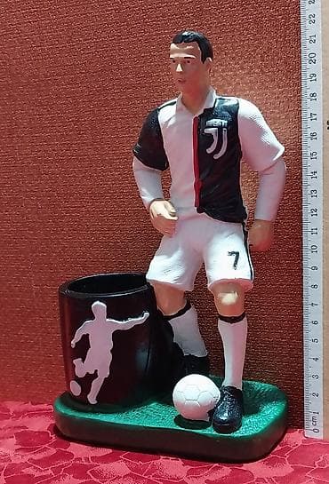 qələm dəsti: Ronaldo fiqur qələmqabı Juventus 7 nömrə Dizayn: Juventus formasında 7 — 7