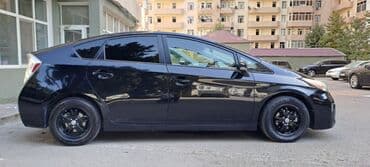 турбо аз подержанные автомобили таеота приюс аренд: Toyota Prius: 1.8 l | 2014 il Sedan — 3