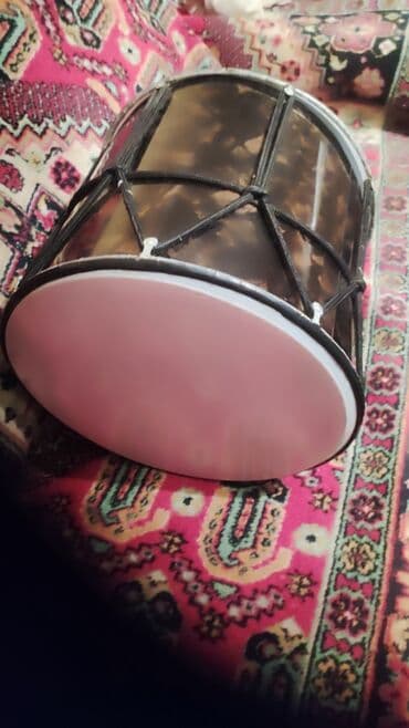 Гитары: Təcili Profesional nagara. İndi alınmayıb coxdan alınıb. İstifadə — 7