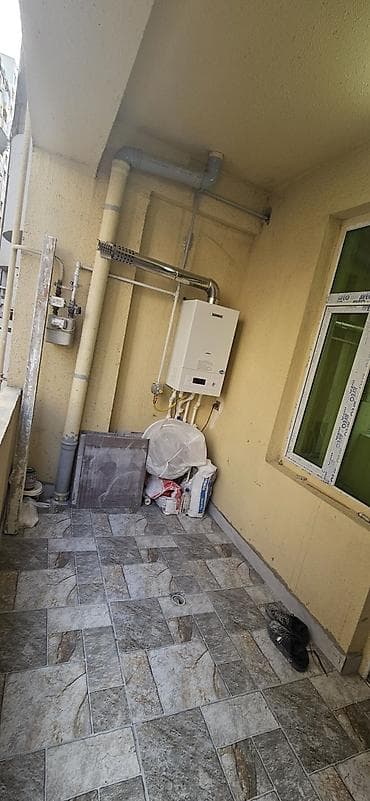 kreditle evlerin satisi: Xırdalan Yeni Bazarın girişi,Dostlar Mtk yeni tikili binanın 2ci — 10