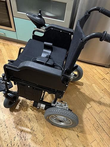 ayaq ucun: Elektrik təkərli əlil arabası Sürət: 6 km/saat Hərəkət məsafəsi: 25 — 4