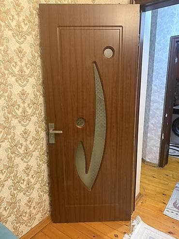 Bərkidici məhsullar: 3 ədəd qapı satılır. Ünvan Həzi aslanov — 1
