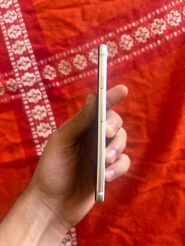 mac utu feni: IPhone SE, White Titanium, Barmaq izi — 1