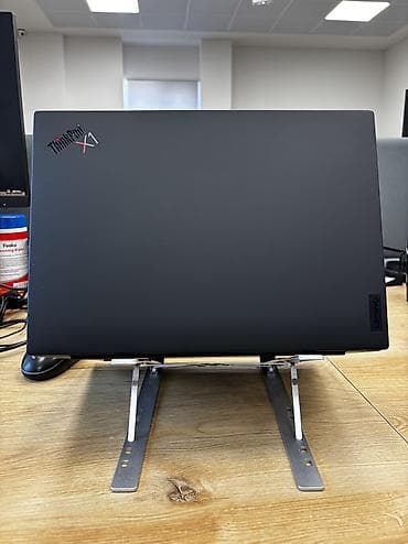 disk 14: Lenovo ThinkPad, 14 ", Intel Core i7, 512 GB — 3
