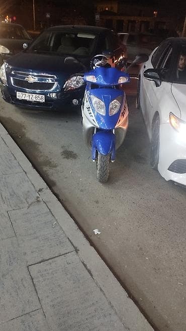 moto 150cc: Skuter – şəhər içi yüngül və qənaətcil nəqliyyat - Korpus: mavi-ağ — 6