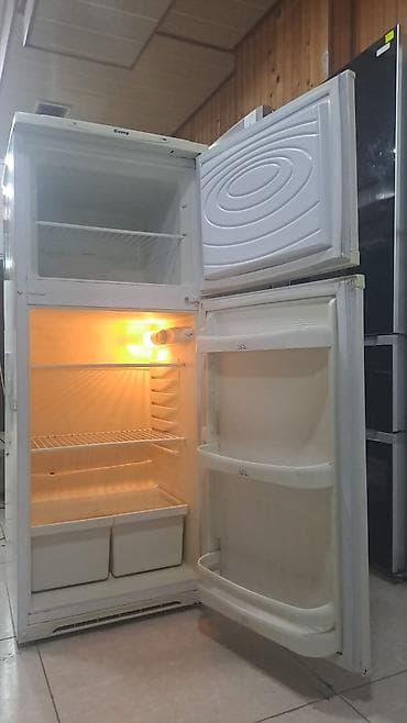 2 qapılı Dnepr Soyuducu Satılır, rəng - Ağ, Təkərli