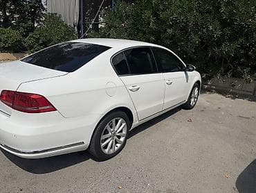 volkswagen passat 1: Volkswagen Passat (B7) sedan – ağ rəng, avtomat transmissiya. - Geniş — 5
