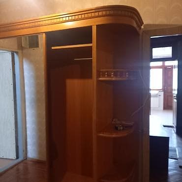 döşəmə taxtası qiyməti: Dəhliz mebelisirməli qapılarlalaminat taxtaçox keyfiyətli — 3