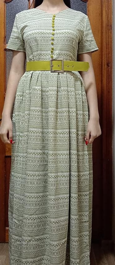 Qadın maxi don - Rəng: açıq yaşıl fon üzərində zeytun-yaşıl etno/geo