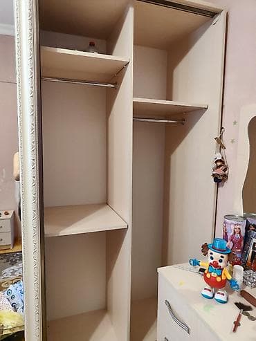 Iki qapılı sürgülü qarderob. Hundurluyu 2.20sm Uzunluğu 2.10 Eni 60sm — 3