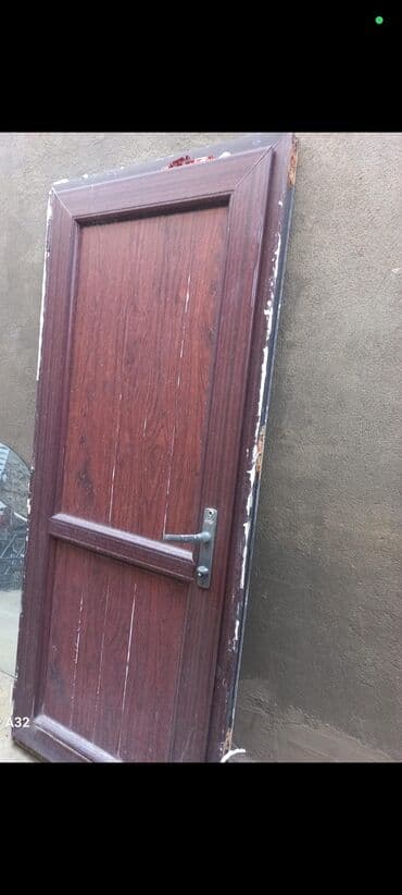 Фурнитура и комплектующие: 1 ədəd Plastik qapı satılır. 194×80. Qiymət 70 azn. Ünvan Saray qəs — 1