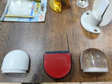 şkaf qapılarının acmasının qarşını alan qoruyucular: Qapı üçün dayaq/stopper dəsti - Təqdim olunan məhsullar qapının — 1