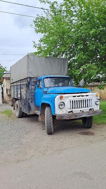 Yük maşını – tentli bortlu - Model tipi: klassik sovet istehsalı yük