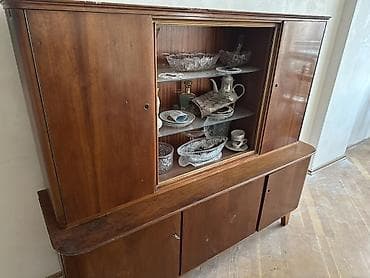 Rəf vitrinləri: Şüşəli dolab vitrini — 2