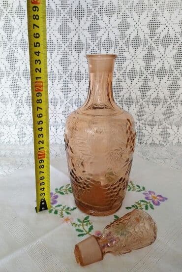 Графин "Рябинка". Изготовлен из розового хрусталья. Высота с крышкой ‐