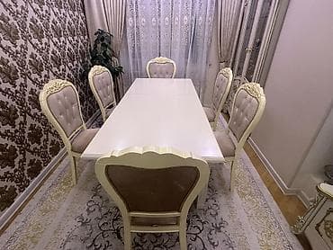 Masa və 6 ədəd stullar satılır. Dəst şəkildə 600 manat