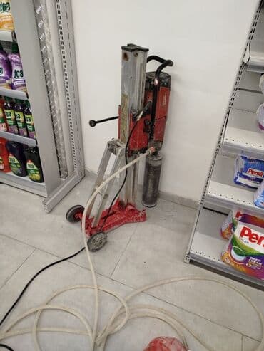 icare avtomobil qalmaq serti ile: Səssiz tozsuz səliqəli kəsim. Beton katlavan monolit kubik — 29