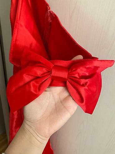 Qırmızı atlas don - Parlaq, atlas teksturalı parça - Midi uzunluq