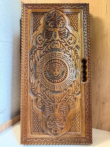 Ağac oyma nərd dəsti - Material: bərk ağac; dərin əl oyma naxışlı