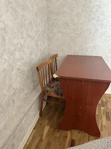 qoz ağacı: Mətbəx üçün, Açılmayan, Dördbucaq masa, 2 stul — 2