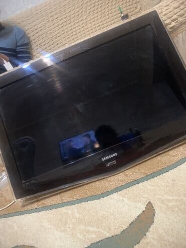 Смарт ТВ приставки: Телевизор Samsung LCD 83" — 2