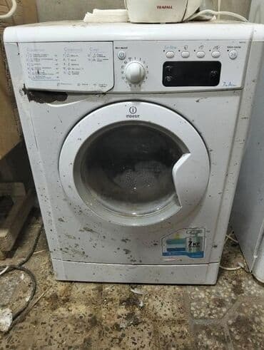 monitor maşın: Paltaryuyan maşın Indesit, 7 kq, Təmirə ehtiyacı var, Avtomat — 1