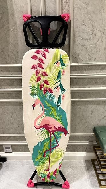 Ütü masası – tropik “flamingo” dizaynlı Yenidir hec istifade