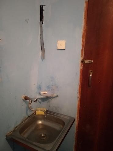 Kommersiya daşınmaz əmlakı: 2 - Plan: kiçik dəhlizdən keçidli 1 otaq, ayrıca guşədə kiçik mətbəx — 4