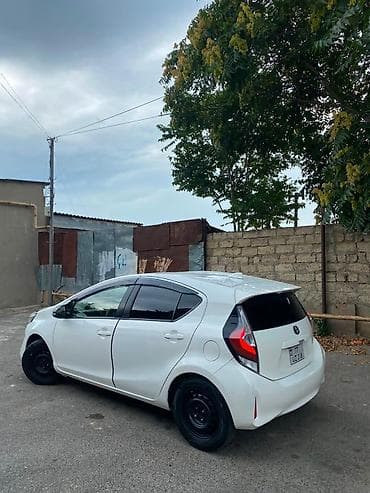 satılık araba: Toyota Aqua: 1.5 l | 2019 il Hetçbek — 3