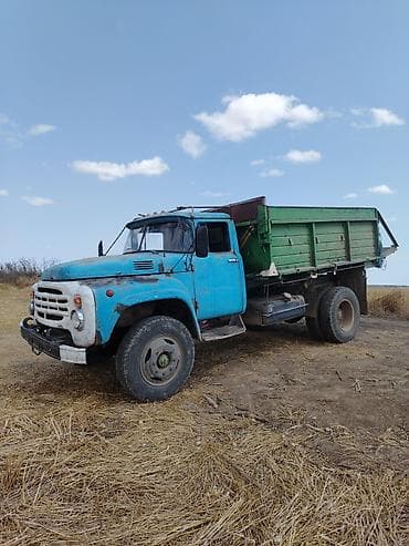 ZIL tipli iri həcmli yük maşını – üçtərəfli yükləmə-boşaltma üçün at lalafo.az ZIL tipli iri həcmli yük maşını – üçtərəfli yükləmə-boşaltma üçün