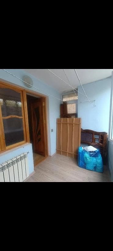 kirayə 1 otaq: Geniş və işıqlı mənzil Satılır şəhərin mərkəzi bazardan yuxarda 3 — 9